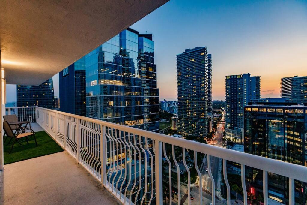 Upscale Brickell 3 Bedroom With Water Views And Free Parking 마이애미 외부 사진