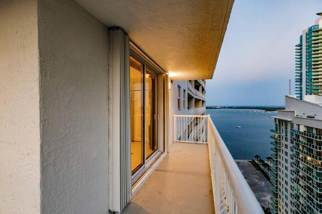 Upscale Brickell 3 Bedroom With Water Views And Free Parking 마이애미 외부 사진