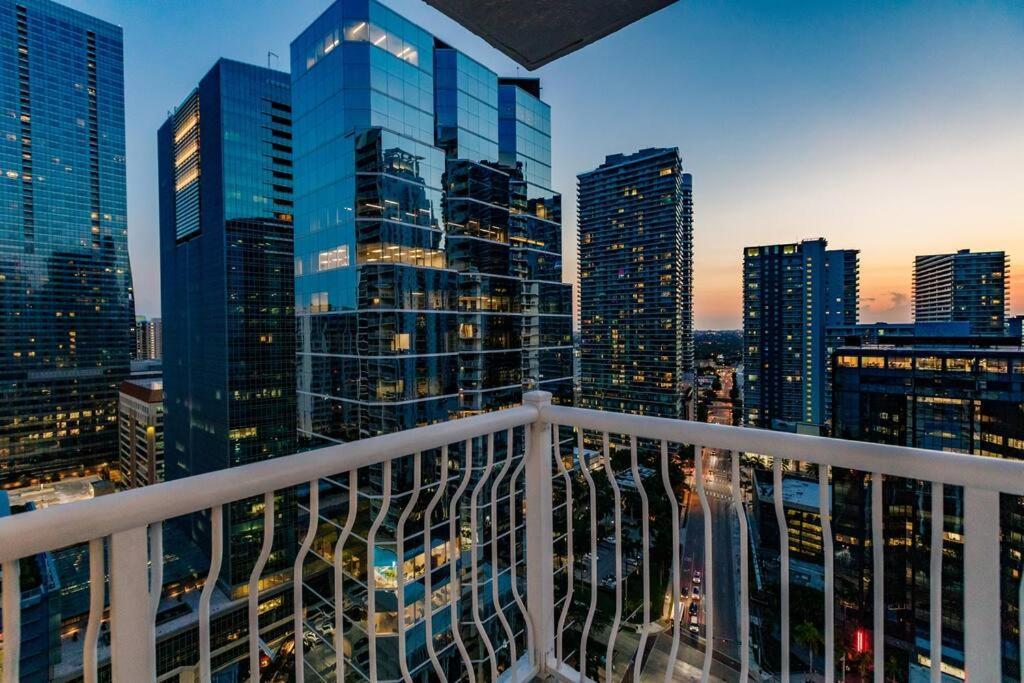 Upscale Brickell 3 Bedroom With Water Views And Free Parking 마이애미 외부 사진