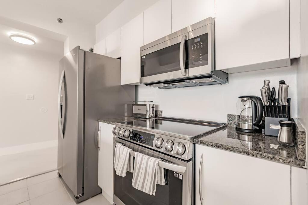 Upscale Brickell 3 Bedroom With Water Views And Free Parking 마이애미 외부 사진