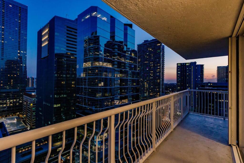Upscale Brickell 3 Bedroom With Water Views And Free Parking 마이애미 외부 사진