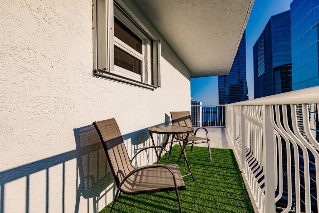 Upscale Brickell 3 Bedroom With Water Views And Free Parking 마이애미 외부 사진