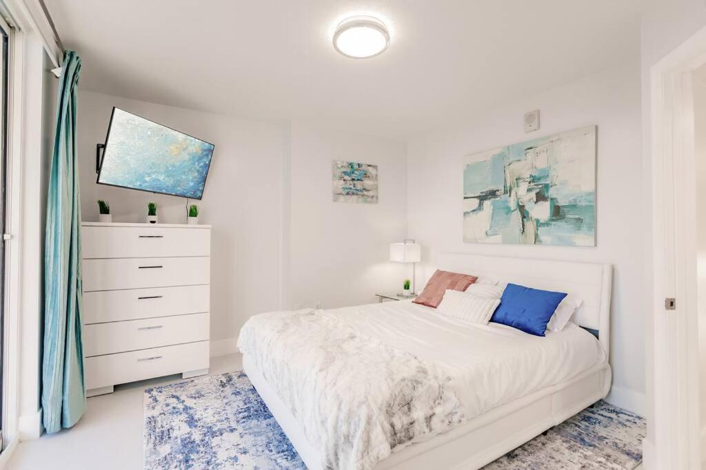 Upscale Brickell 3 Bedroom With Water Views And Free Parking 마이애미 외부 사진