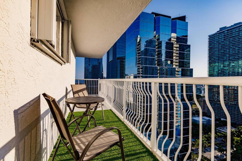 Upscale Brickell 3 Bedroom With Water Views And Free Parking 마이애미 외부 사진