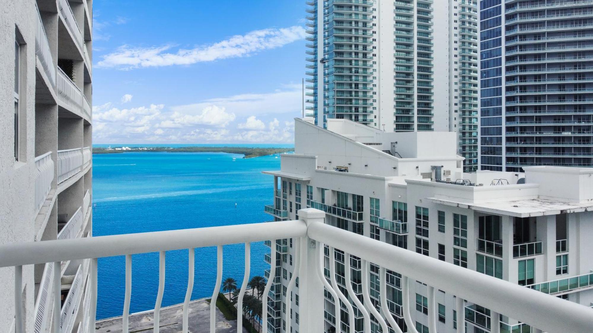 Upscale Brickell 3 Bedroom With Water Views And Free Parking 마이애미 외부 사진