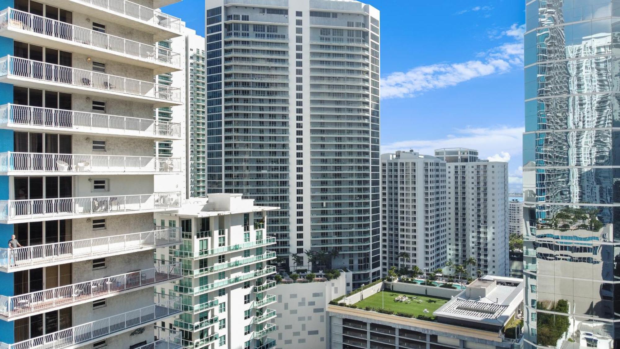 Upscale Brickell 3 Bedroom With Water Views And Free Parking 마이애미 외부 사진