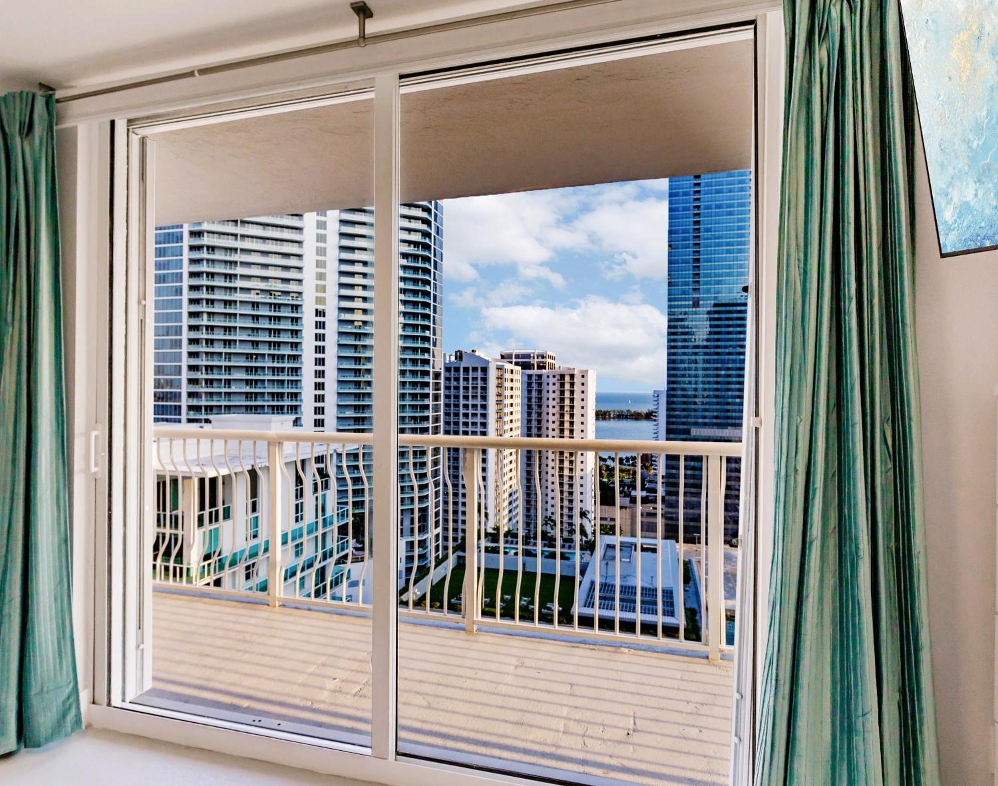 Upscale Brickell 3 Bedroom With Water Views And Free Parking 마이애미 외부 사진
