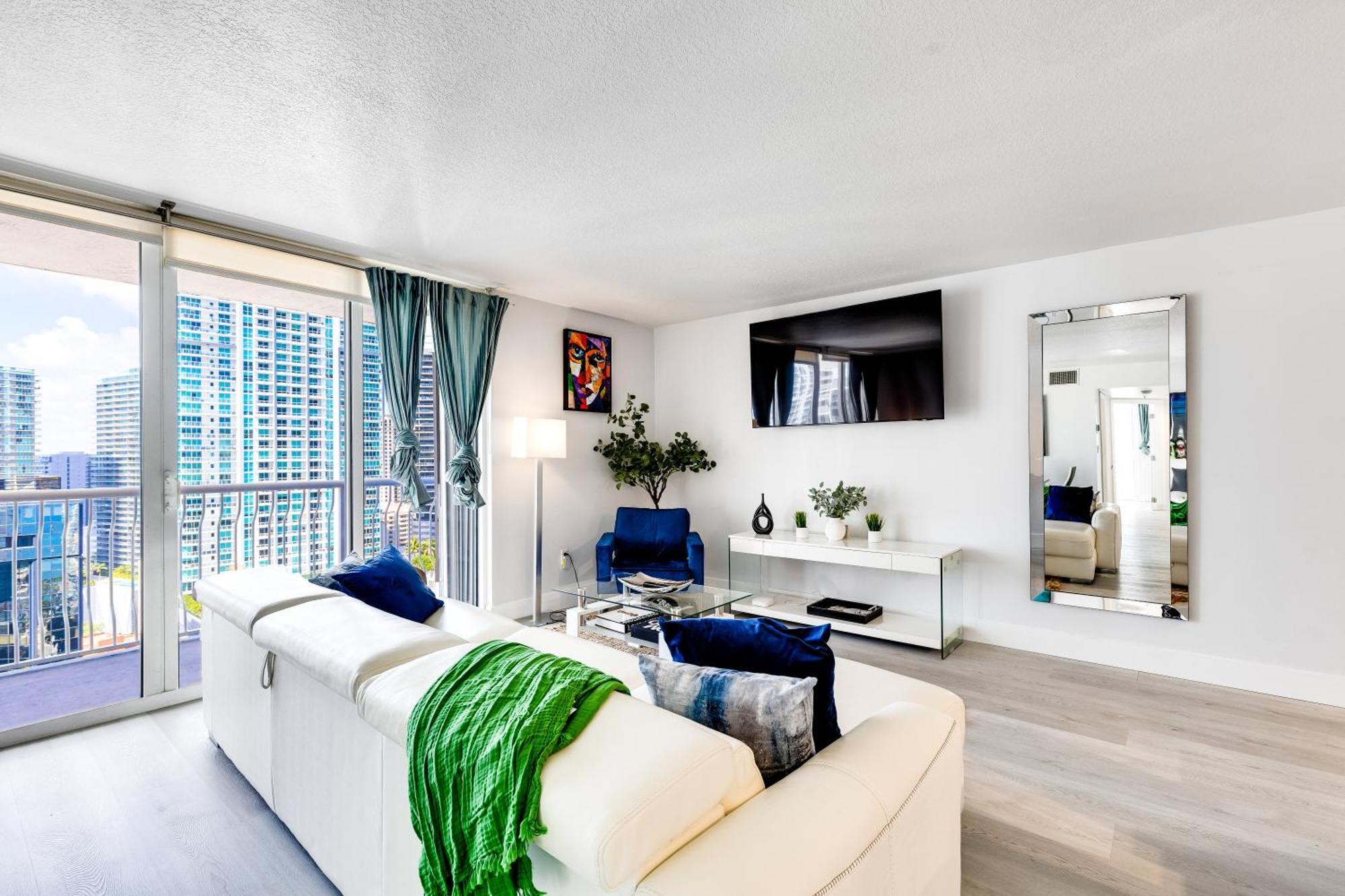 Upscale Brickell 3 Bedroom With Water Views And Free Parking 마이애미 외부 사진